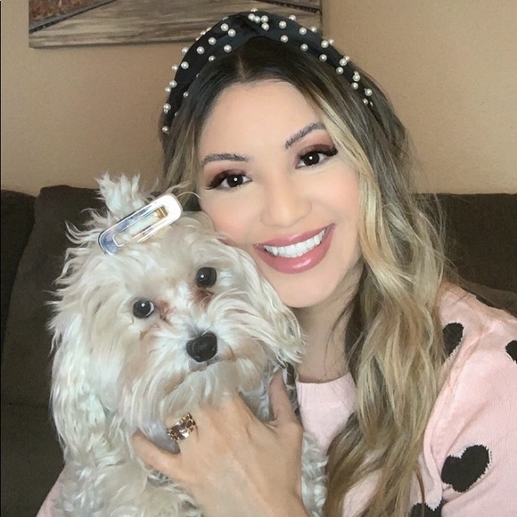 Meet your Posher, Ceci - Picture 2 of 3